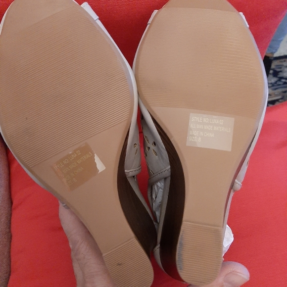 FIRST SIGHT WOMEN'S SHOES. SZ::8..NEW WITHOUT TAG. NEVER WORN. - Picture 9 of 9